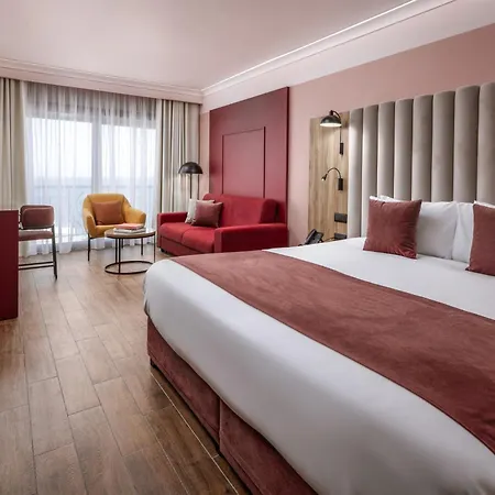 Golden Tulip Vivaldi Hotel 4*
