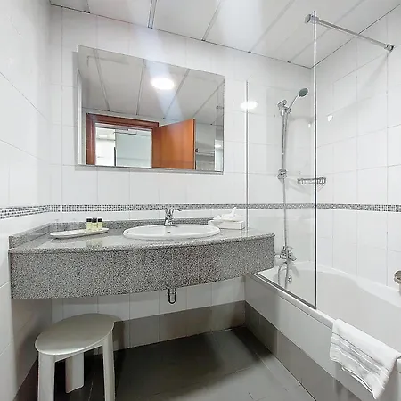 Vivaldi 4* Saint Julian's